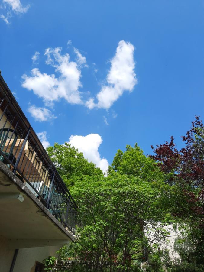 Les Coteaux De Planeze, Ideal Deplacement Pro, Chambres Individuelles Lit 160 Television Saint-Laurent-les-Tours Exterior photo