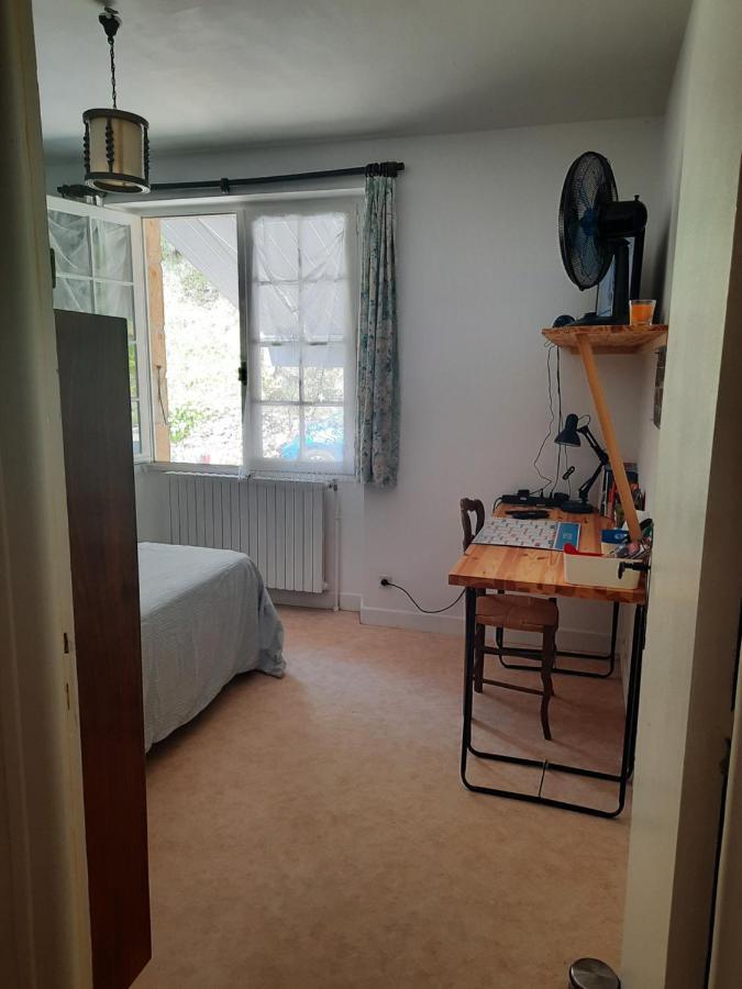Les Coteaux De Planeze, Ideal Deplacement Pro, Chambres Individuelles Lit 160 Television Saint-Laurent-les-Tours Exterior photo